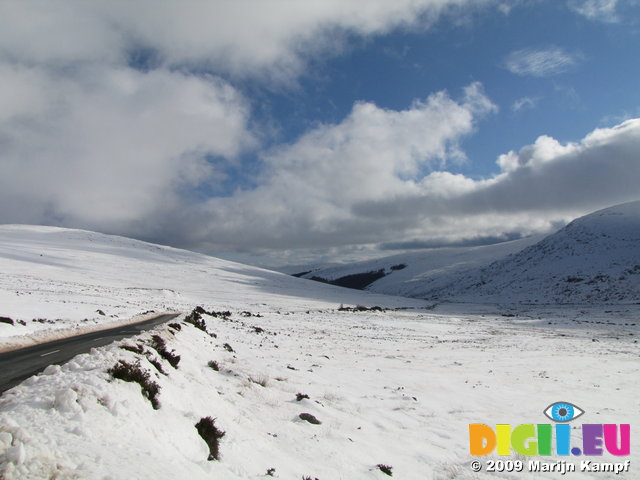 SX02498 Snow on Wicklow mountains